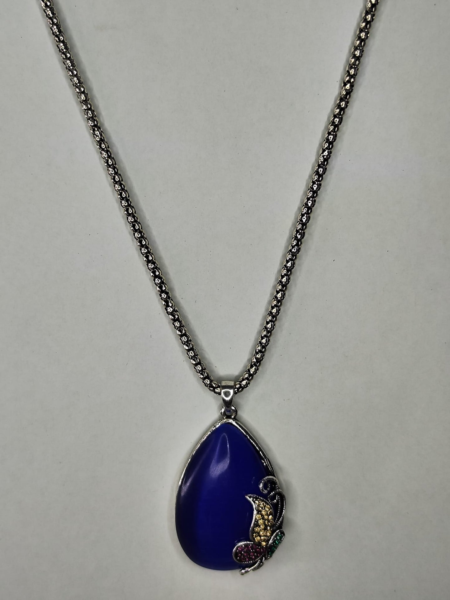 Collar con piedra azu - plateado