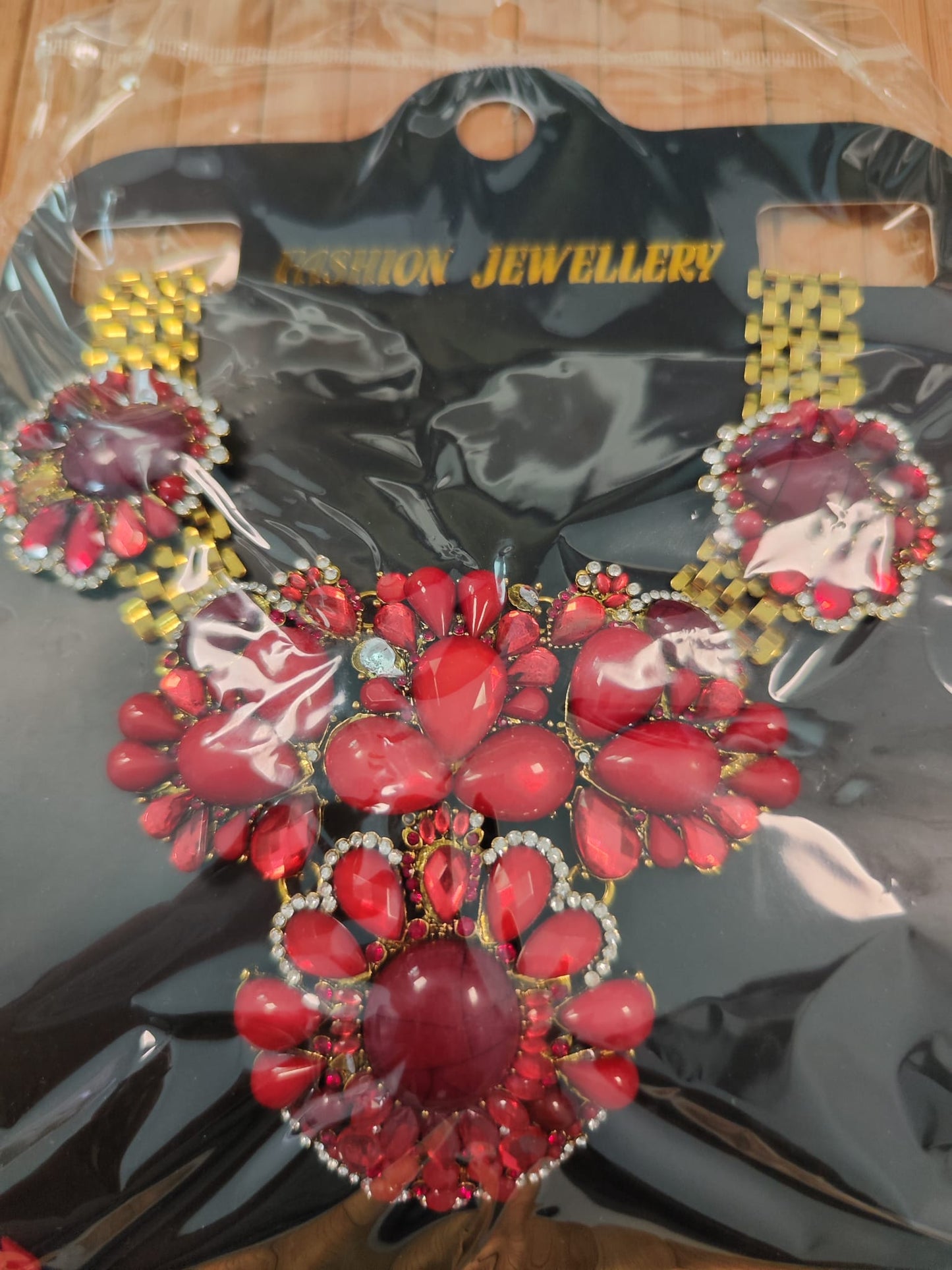Collar flor rojo