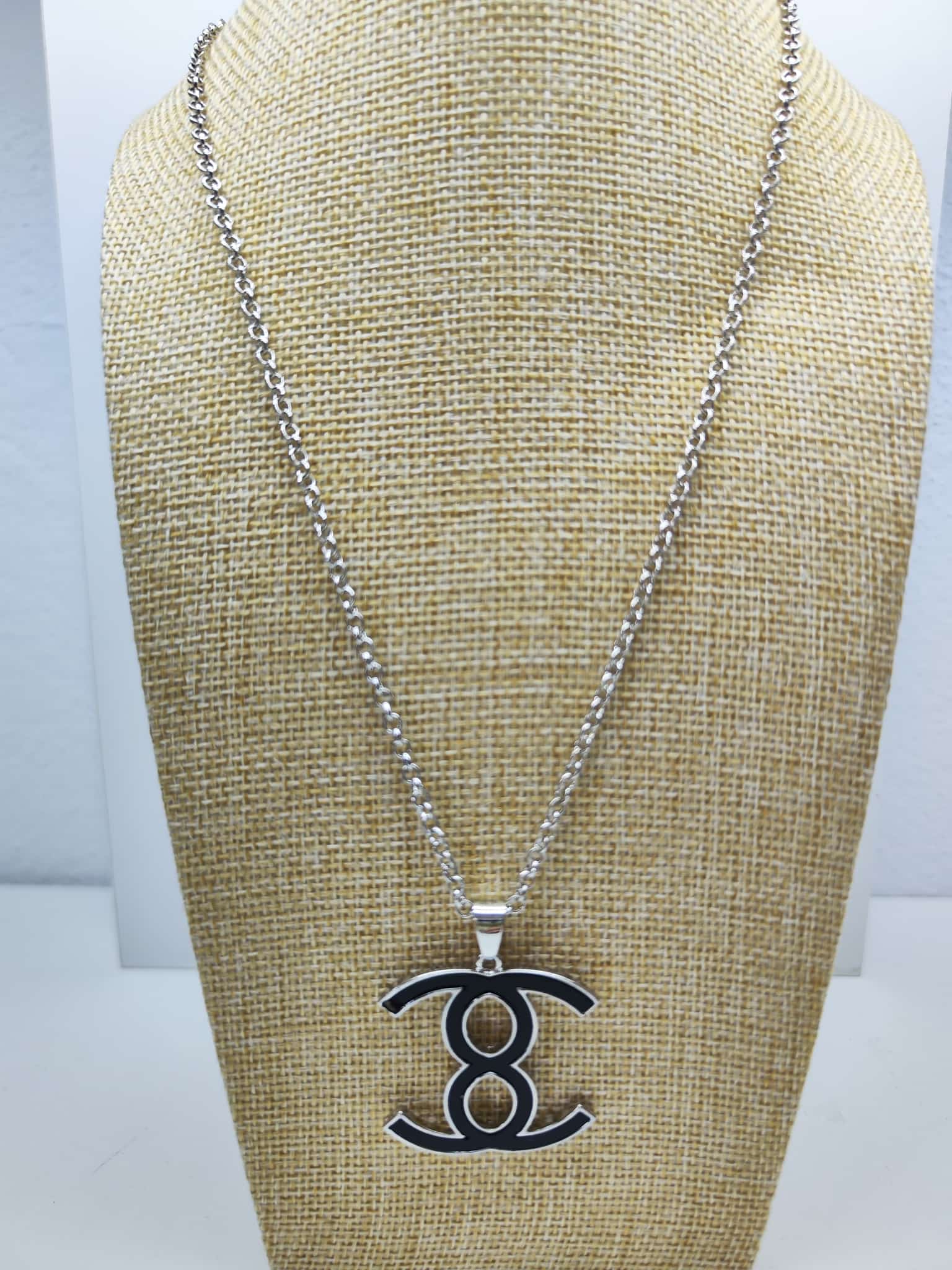 Collar con colgante - Plateado