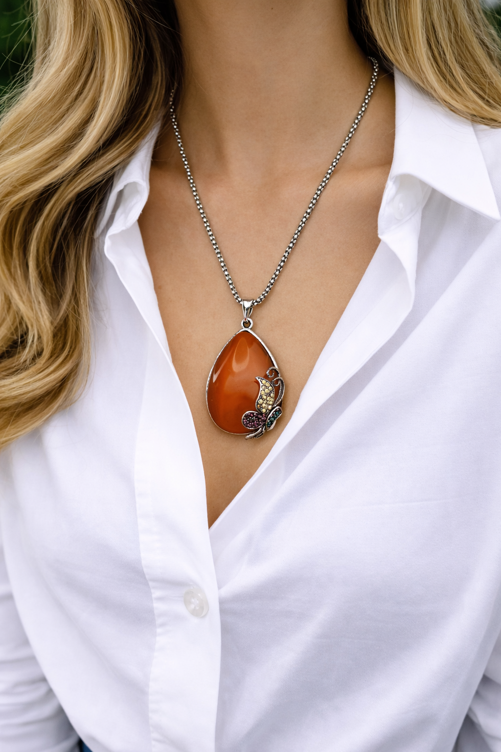 Collar con Piedra naranja plateado