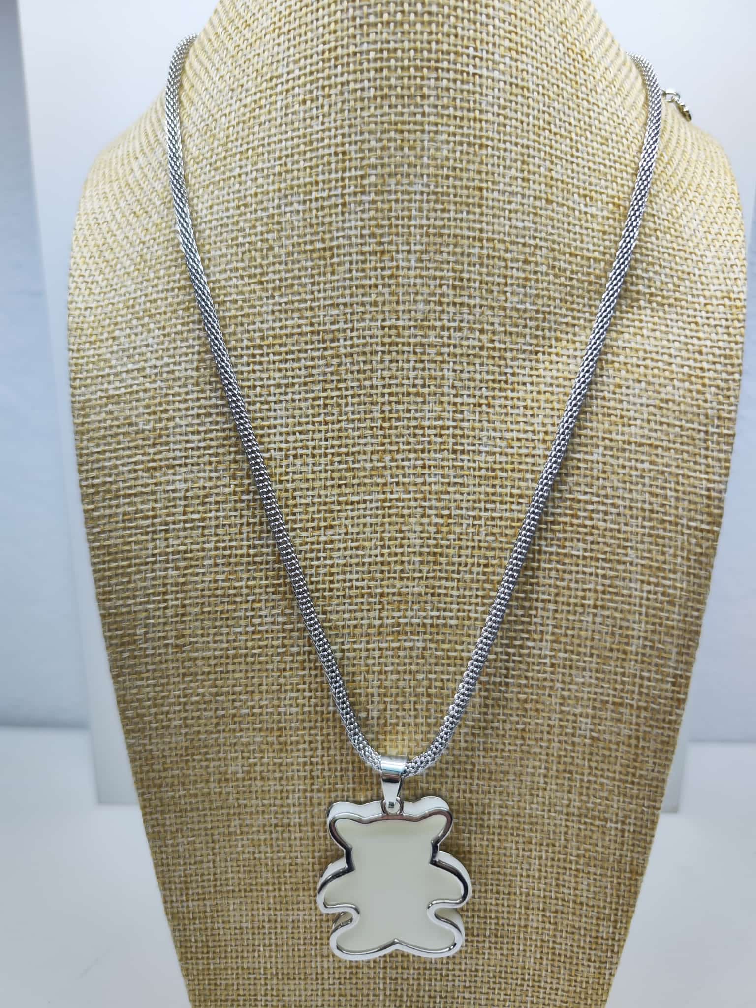 Collar con colgante de oso - blanco