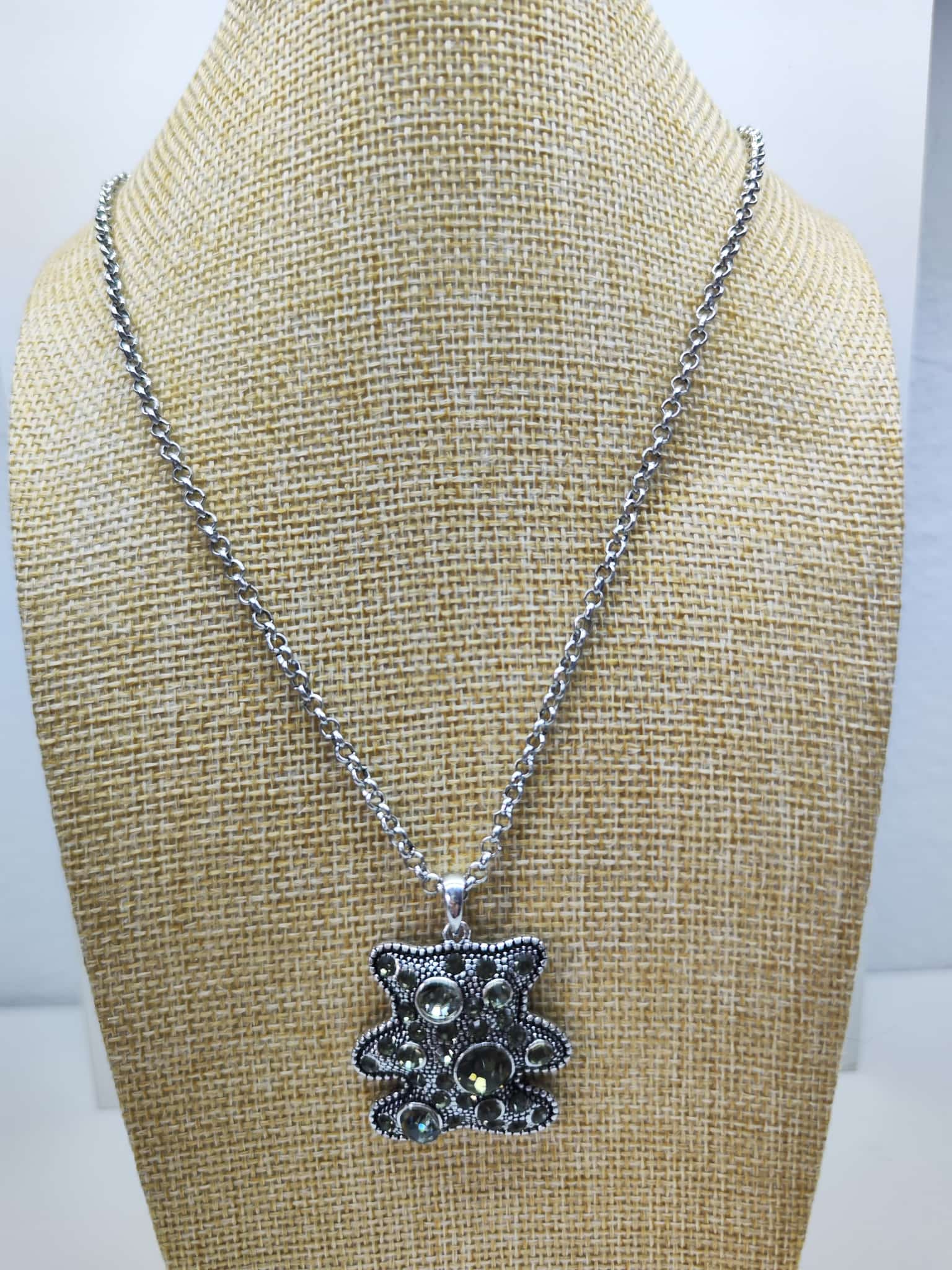 Collar con colgante - Oso negro