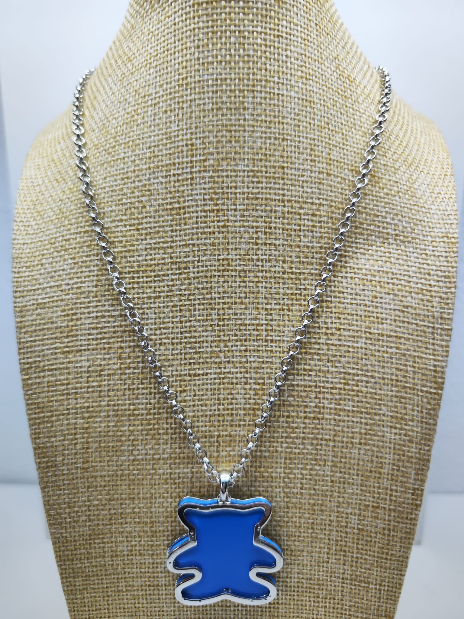 Collar con colgante de oso - azul