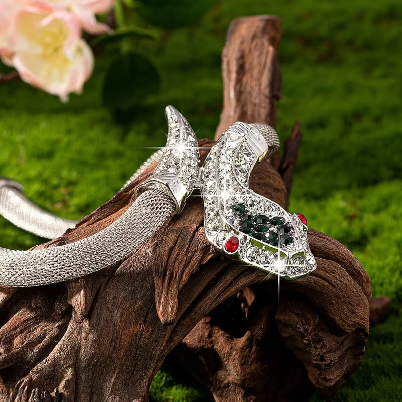 Collar Elegante Vintage de Serpiente