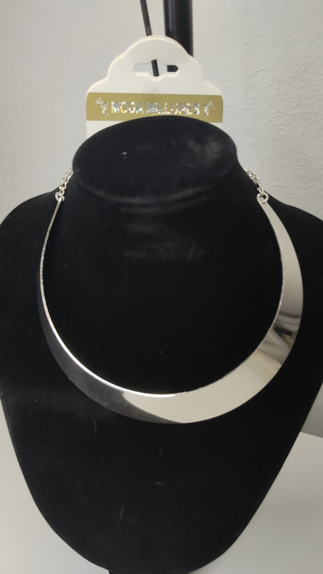 Collar liso plateado