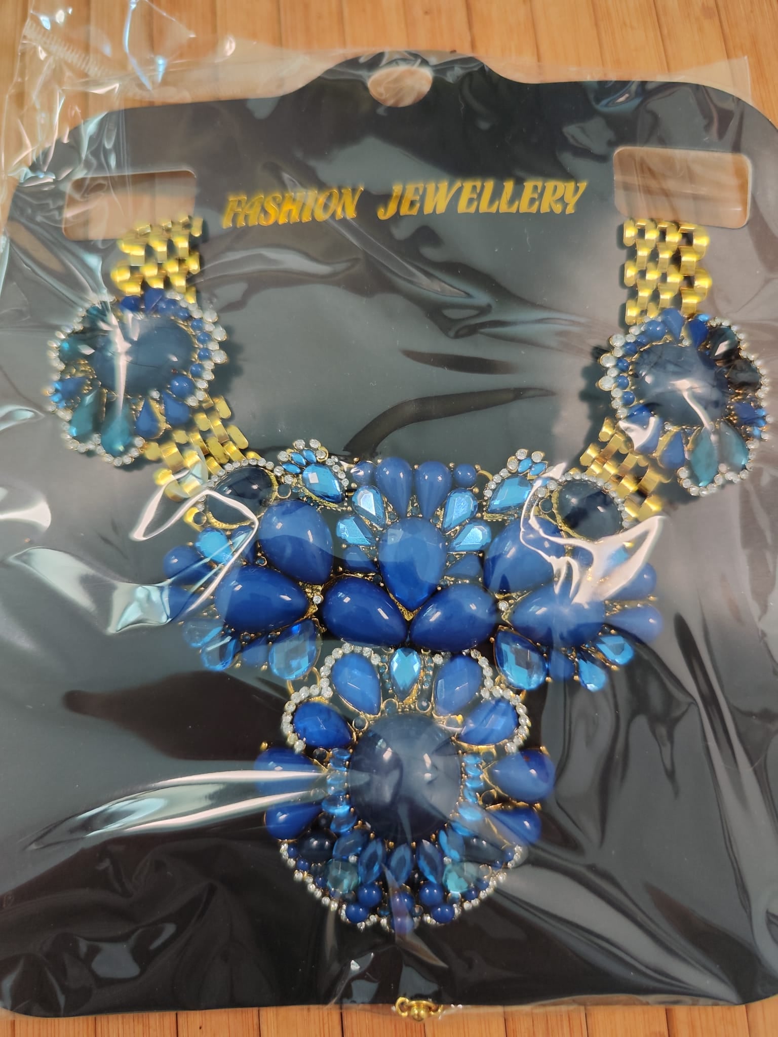 Collar flor azul