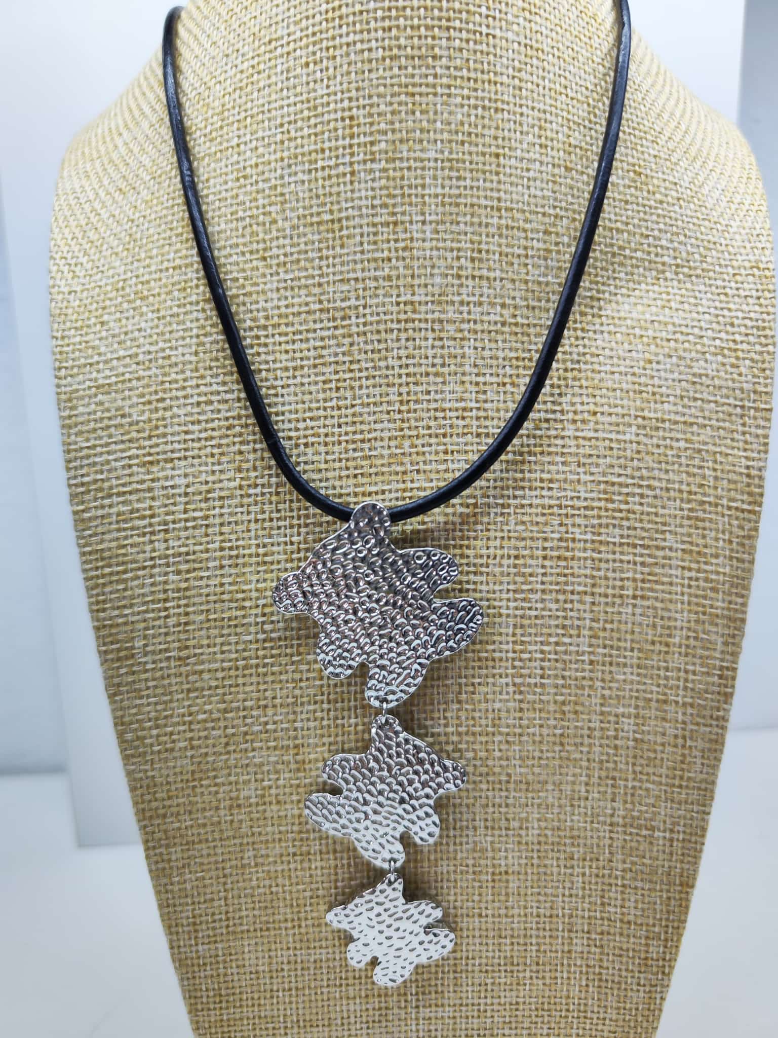 Collar con colgante - Oso triple plateado