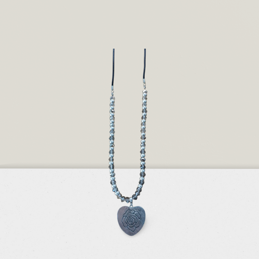 Collar larga con curazon