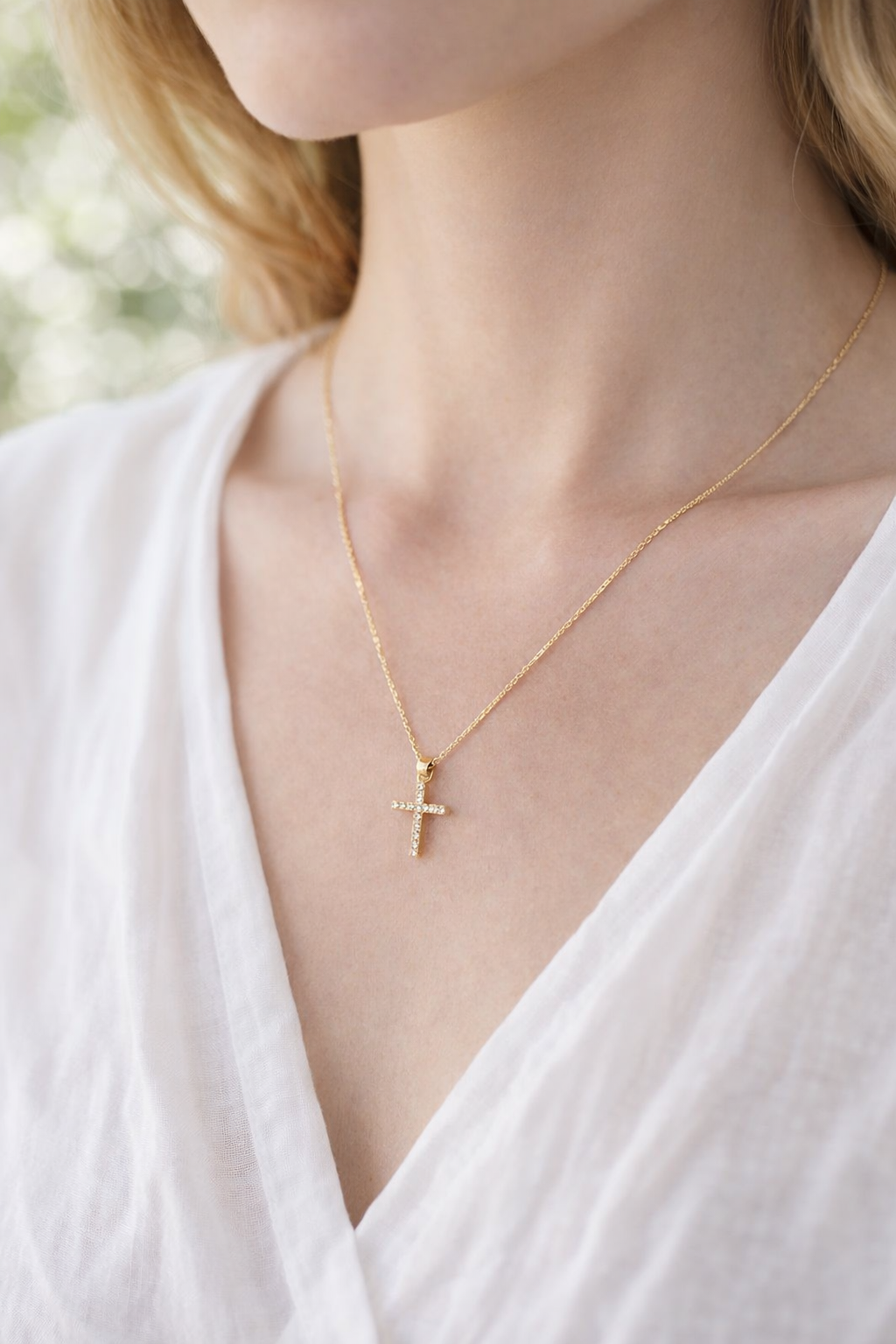 Halskette aus Stahl – Elegantes Kreuz