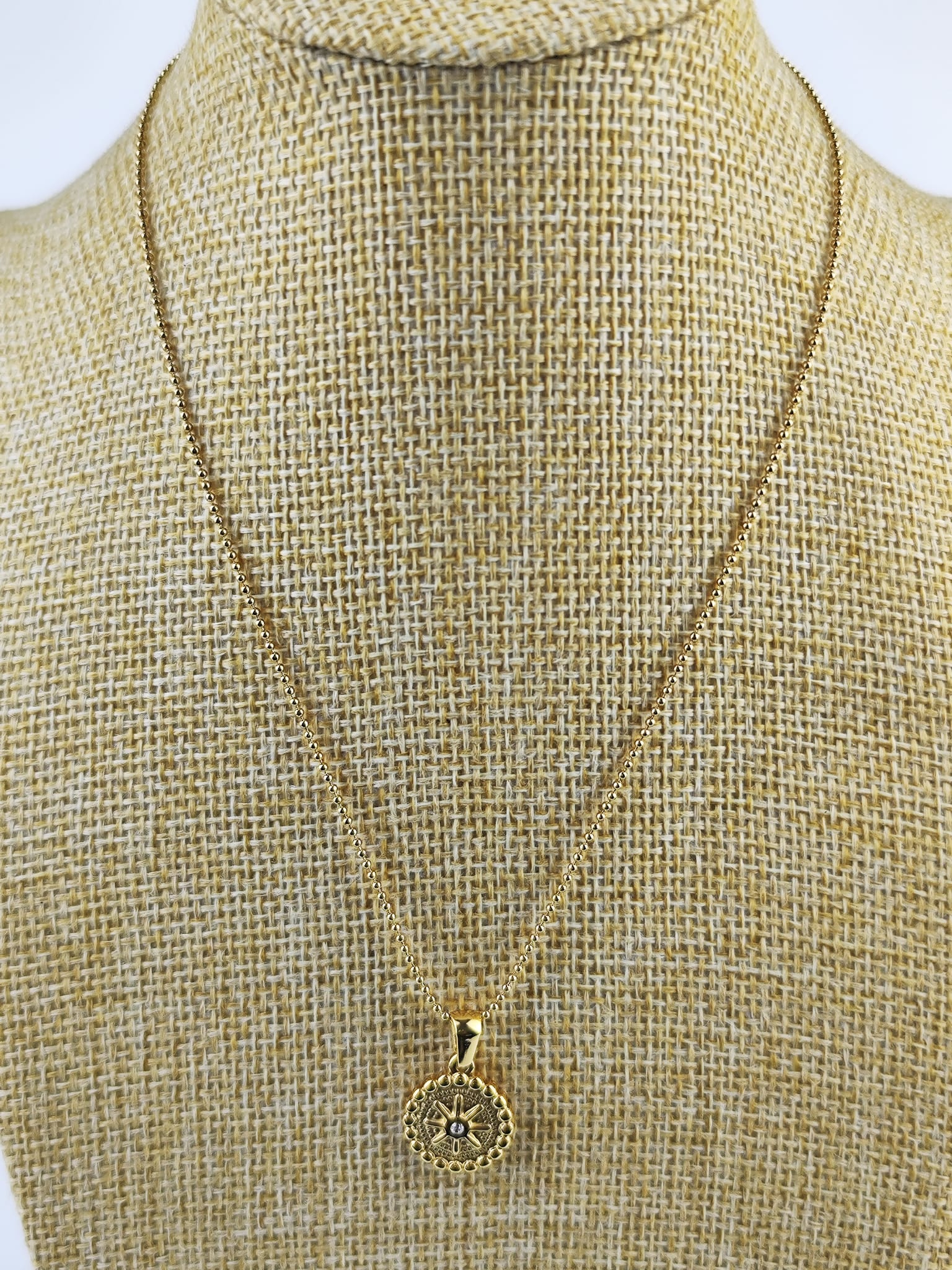 Halskette aus Stahl - Medaillon