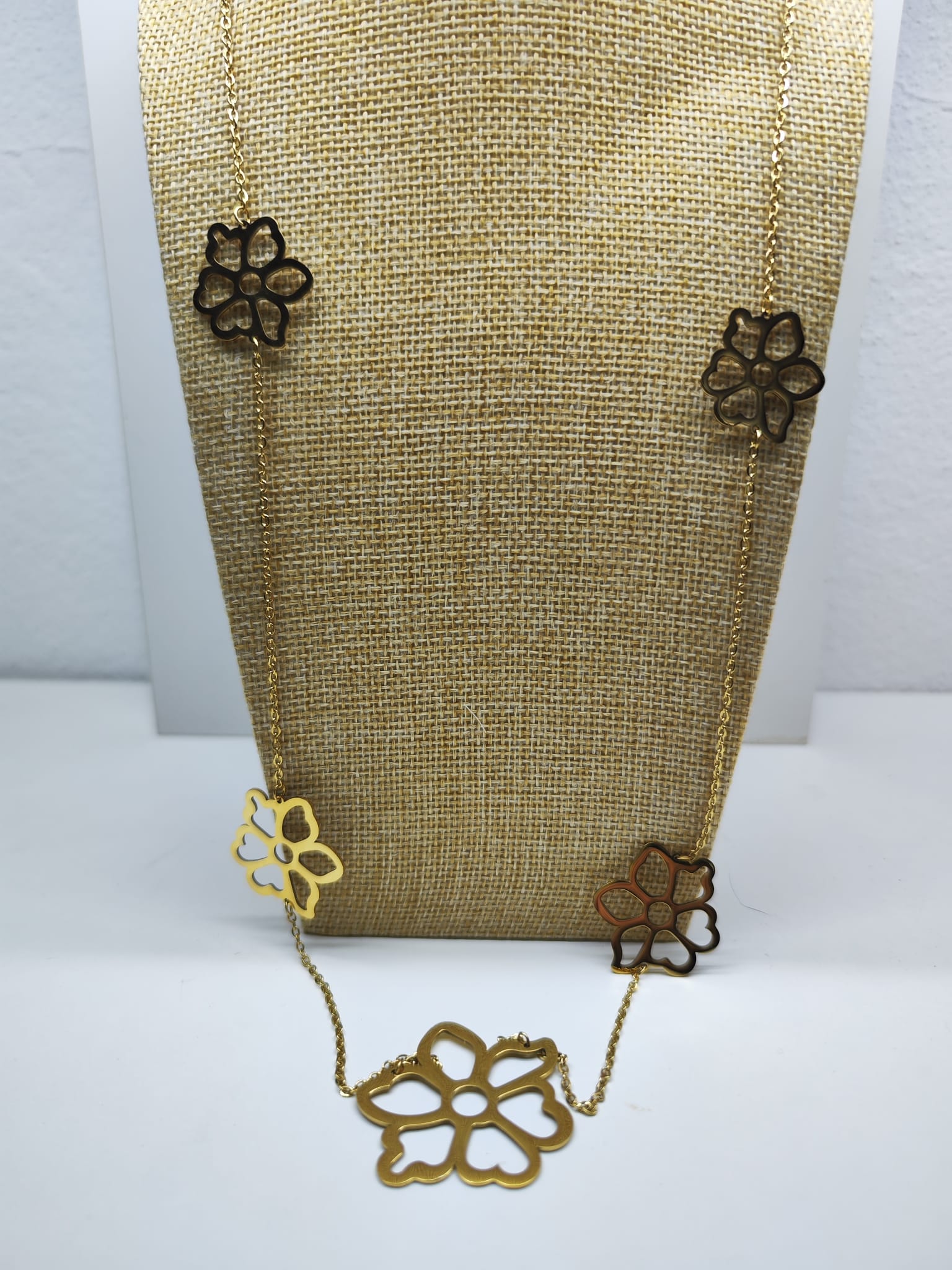 Collar de acero - Flor largo