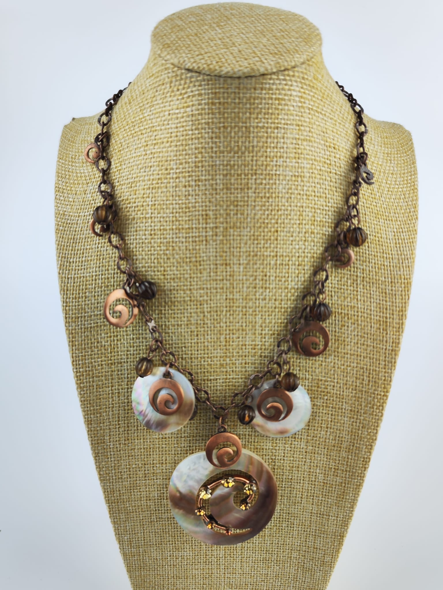 Collar con colgante - Estilo