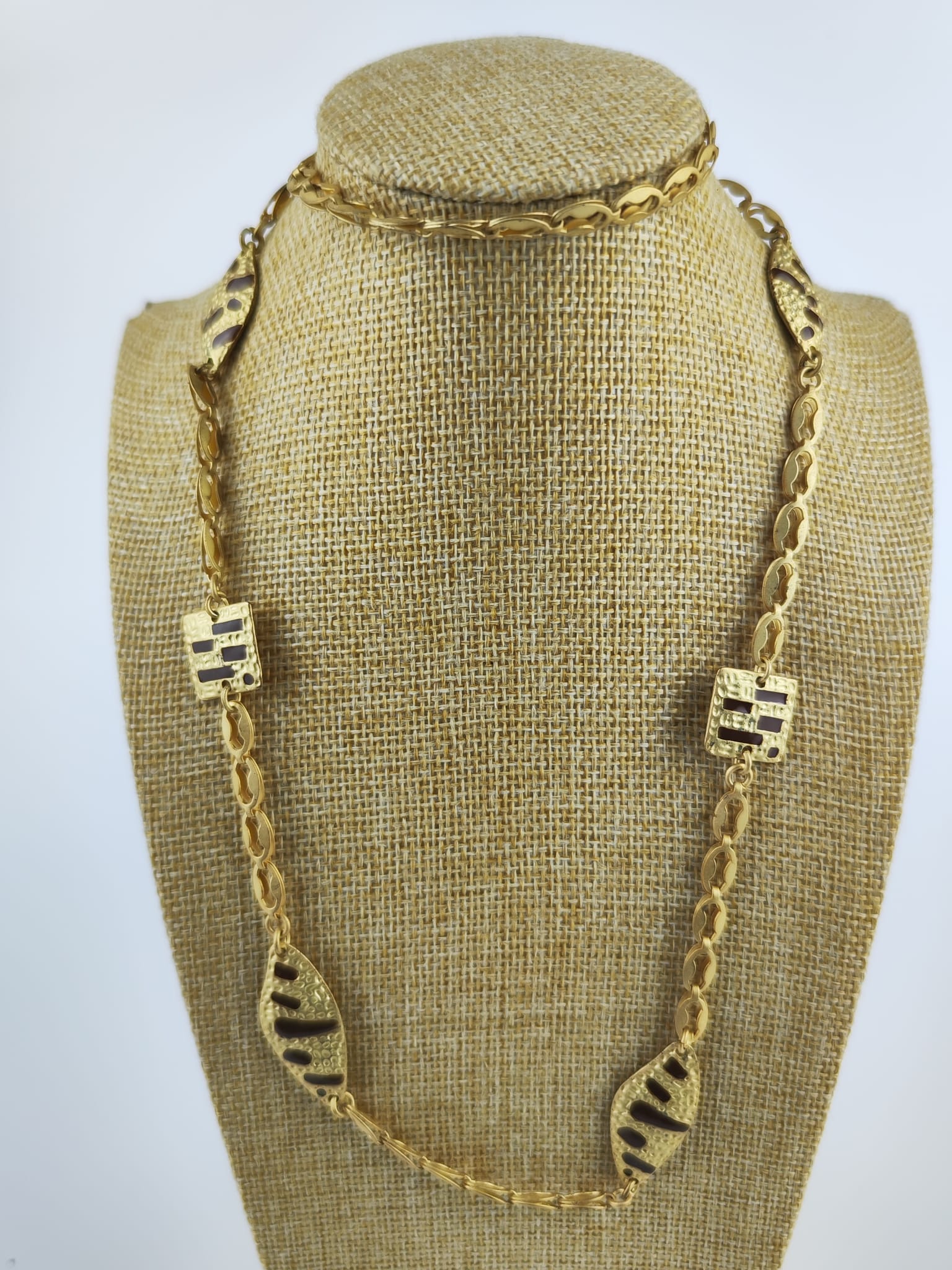 Collar fina - Dorado y negro