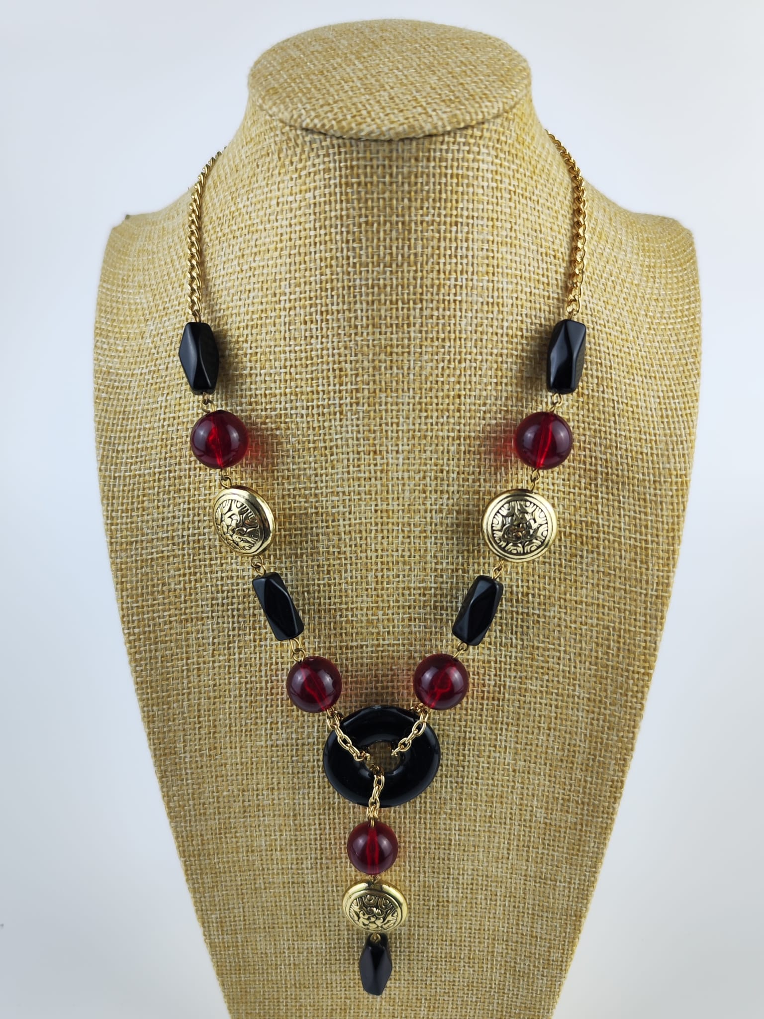 Lange Halskette – Wow-Stil