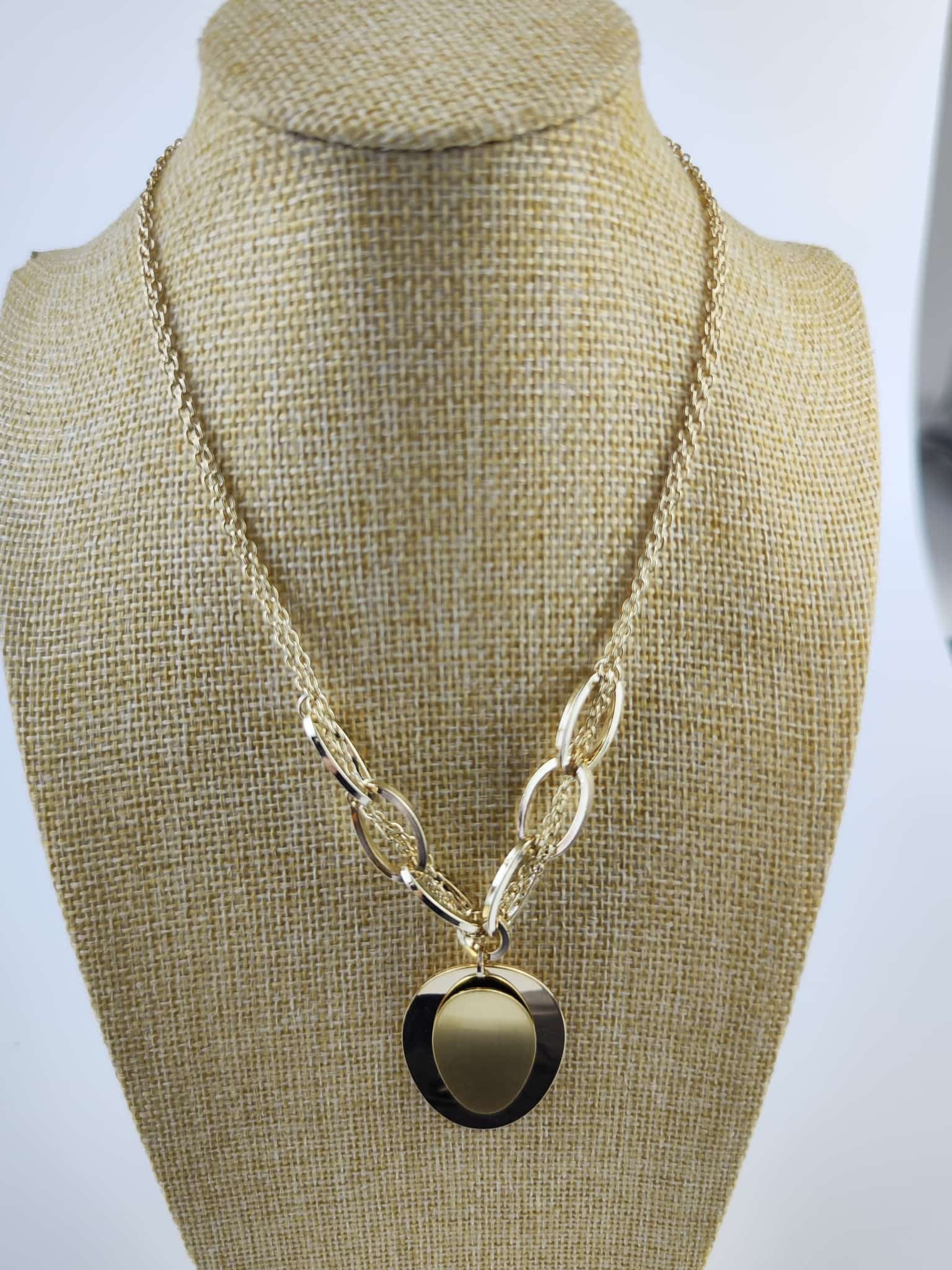 Collar con colgante - Elegante en dorado