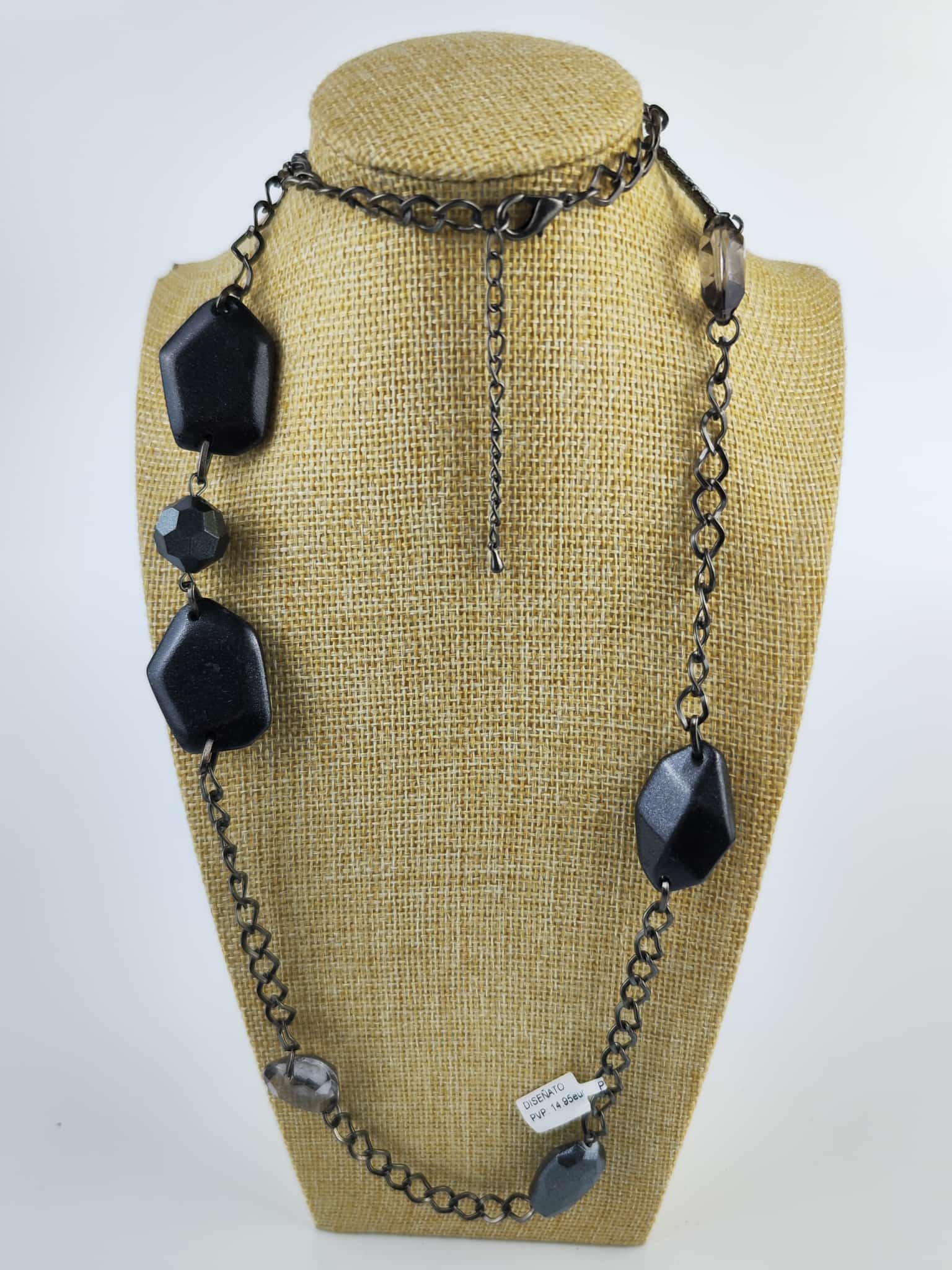 Lange Halskette – moderner grauer Stil