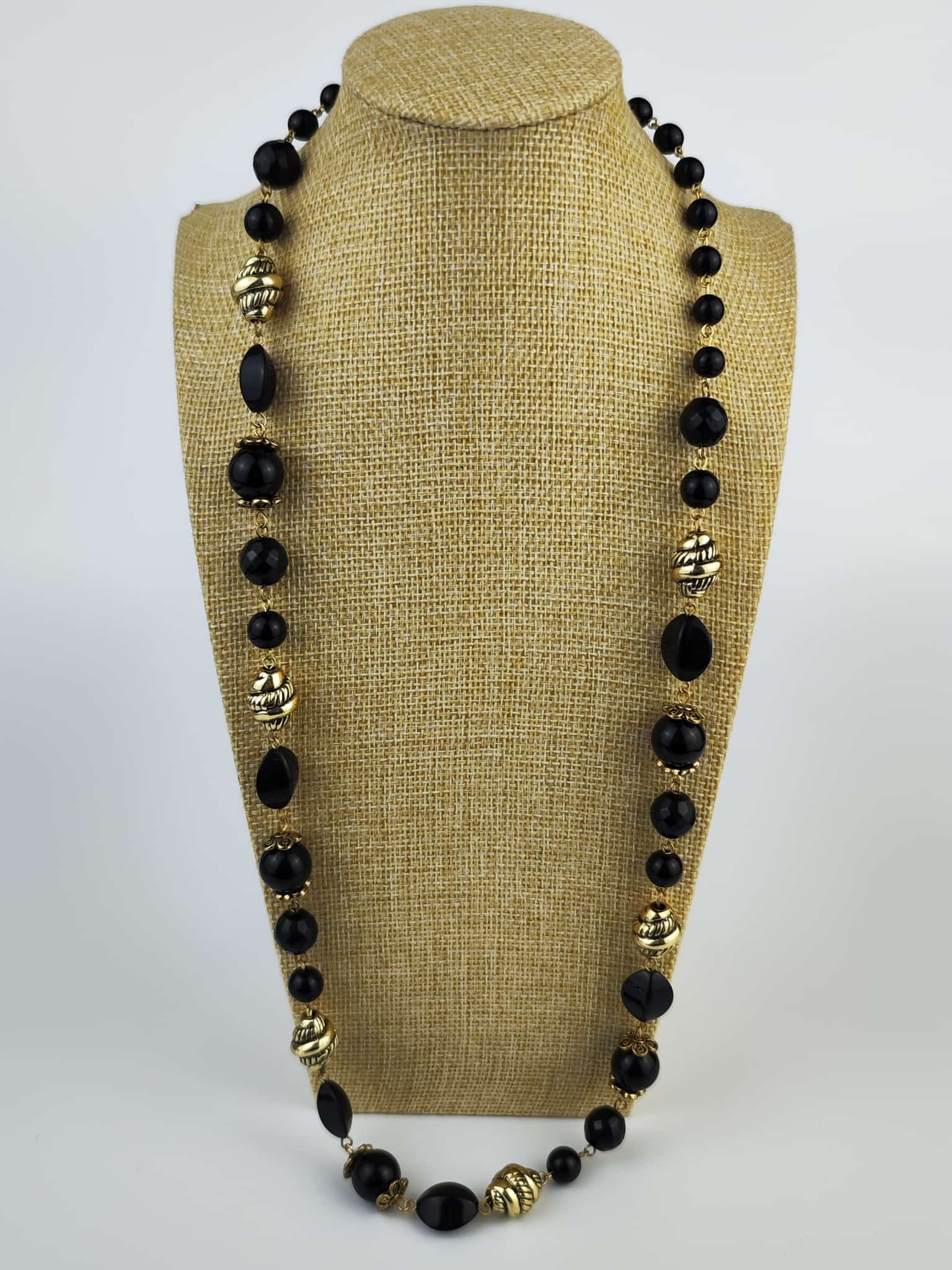 Collar larga - oscuro dorado