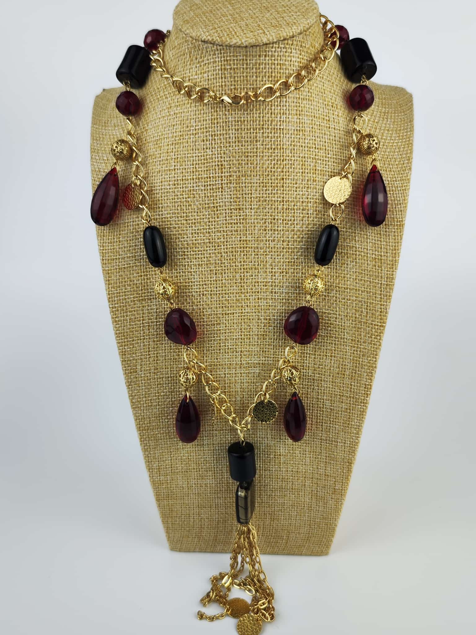 Collar con colgante - rojo