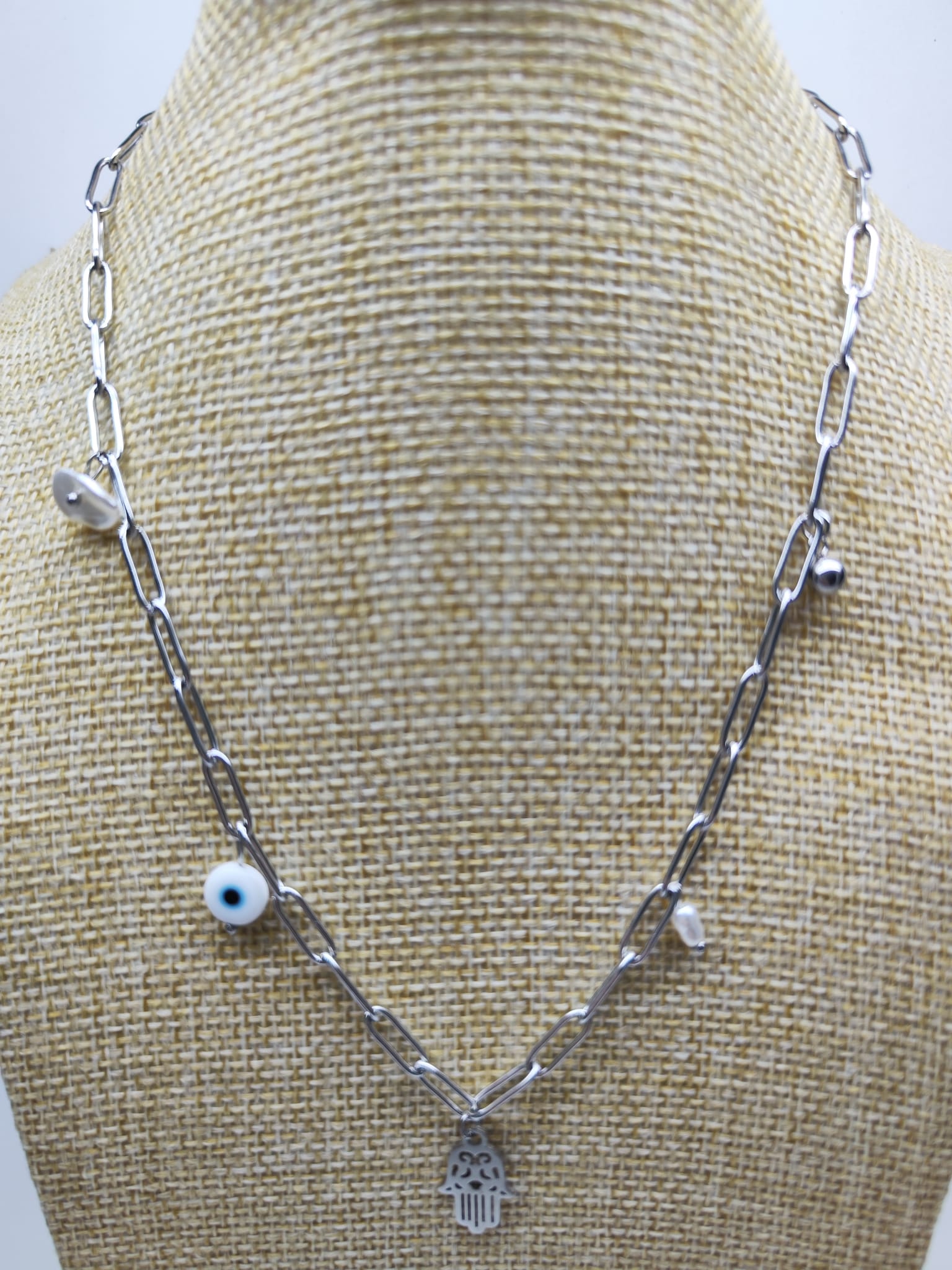 Stahlkette mit der Hand der Fatima