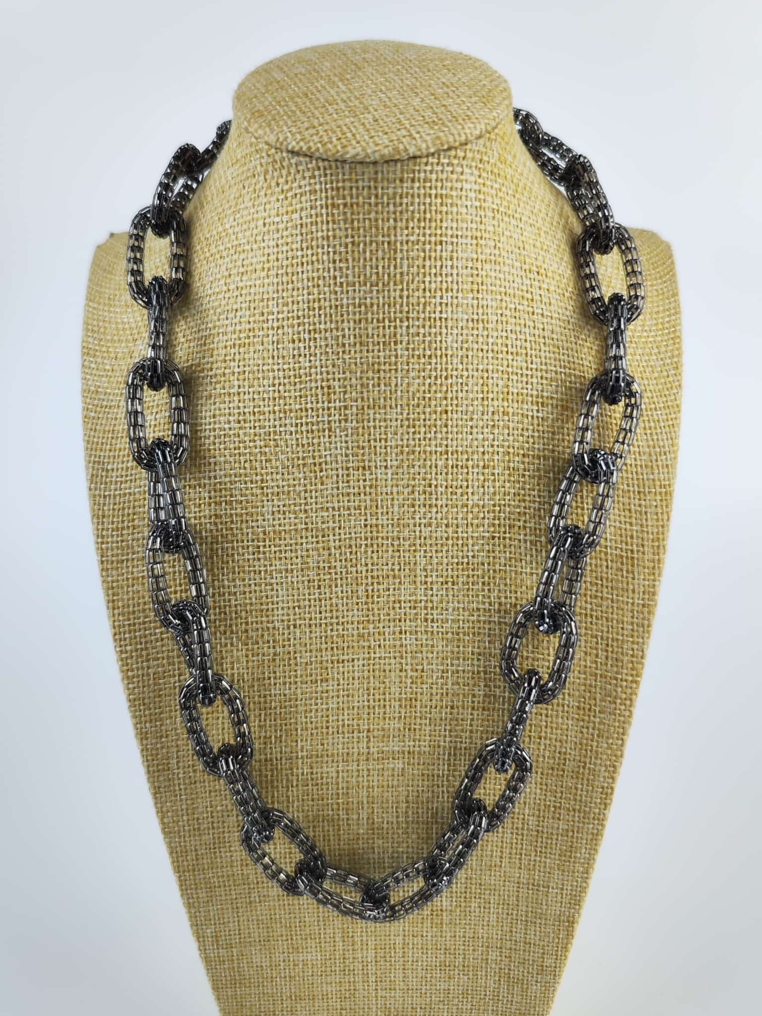 Langer Kragen – Retro-Grau