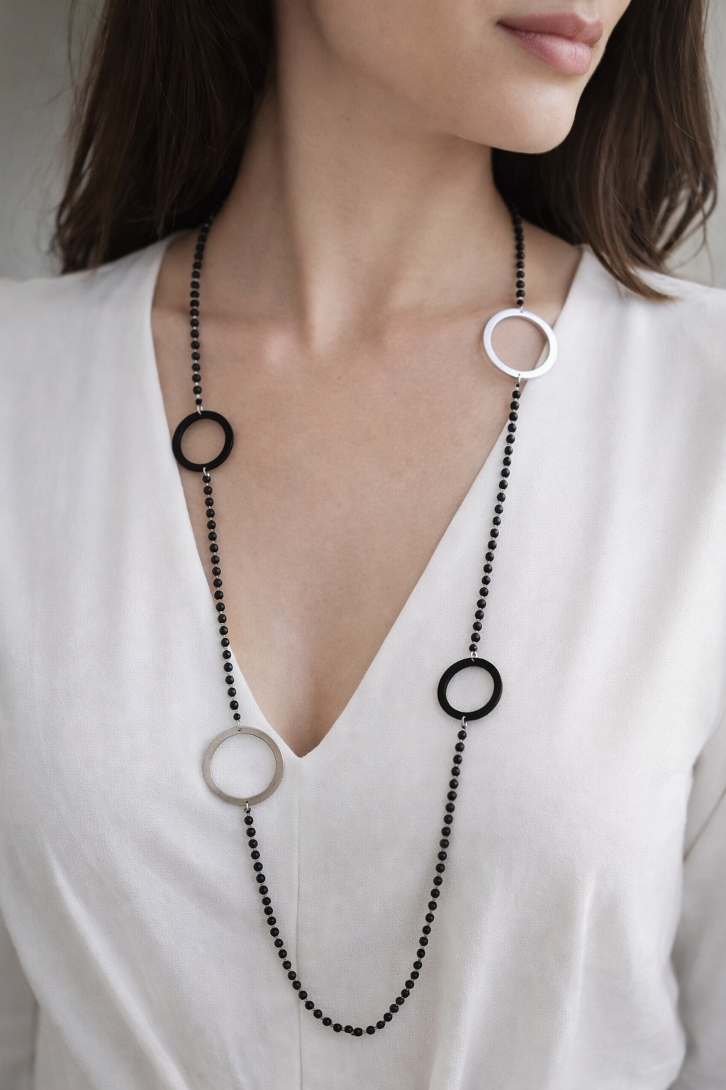 Collar larga - Elegante negro