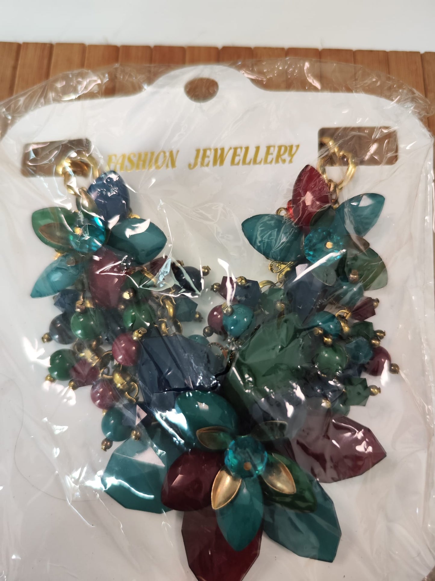 Collar flower mlticolor