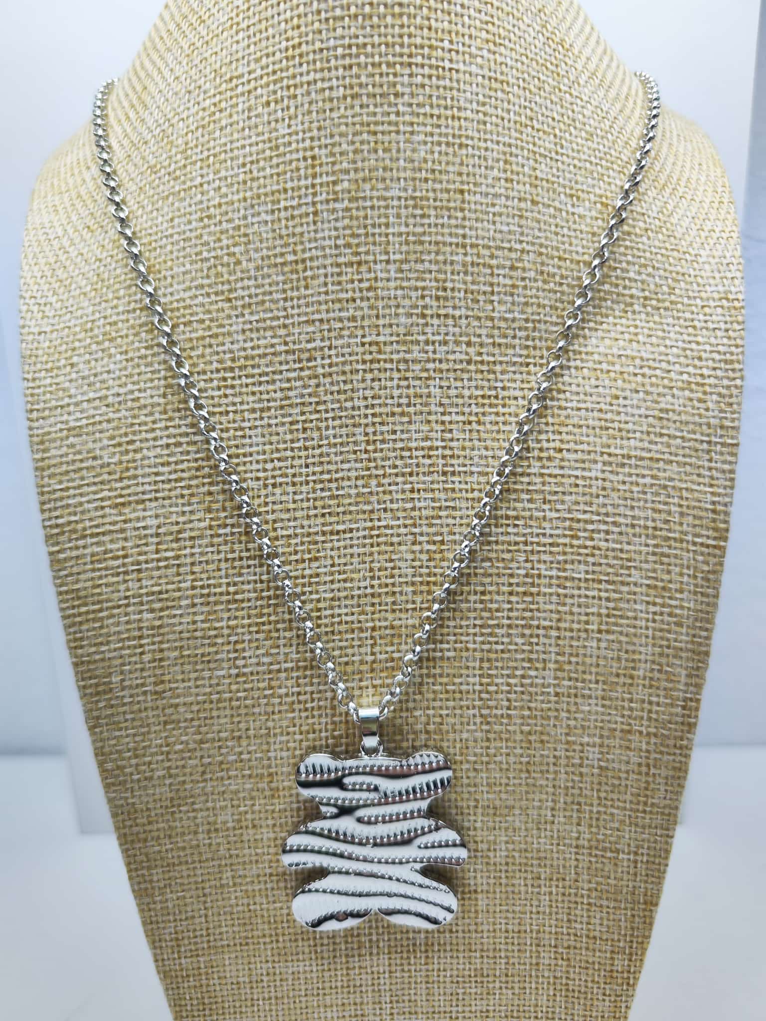 Collar con colgante - Oso olas plateado