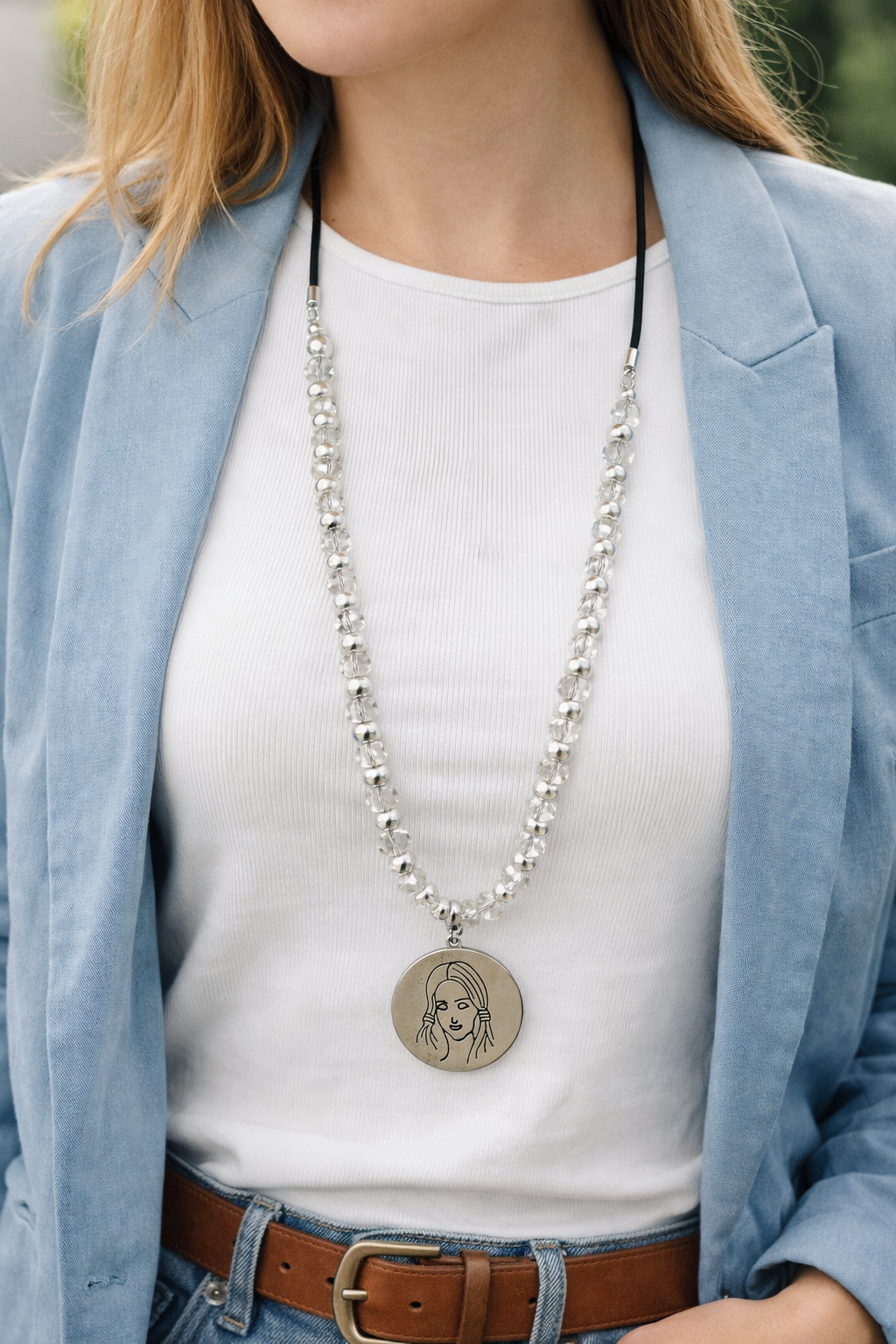 Collar largo - Medallón con perlas