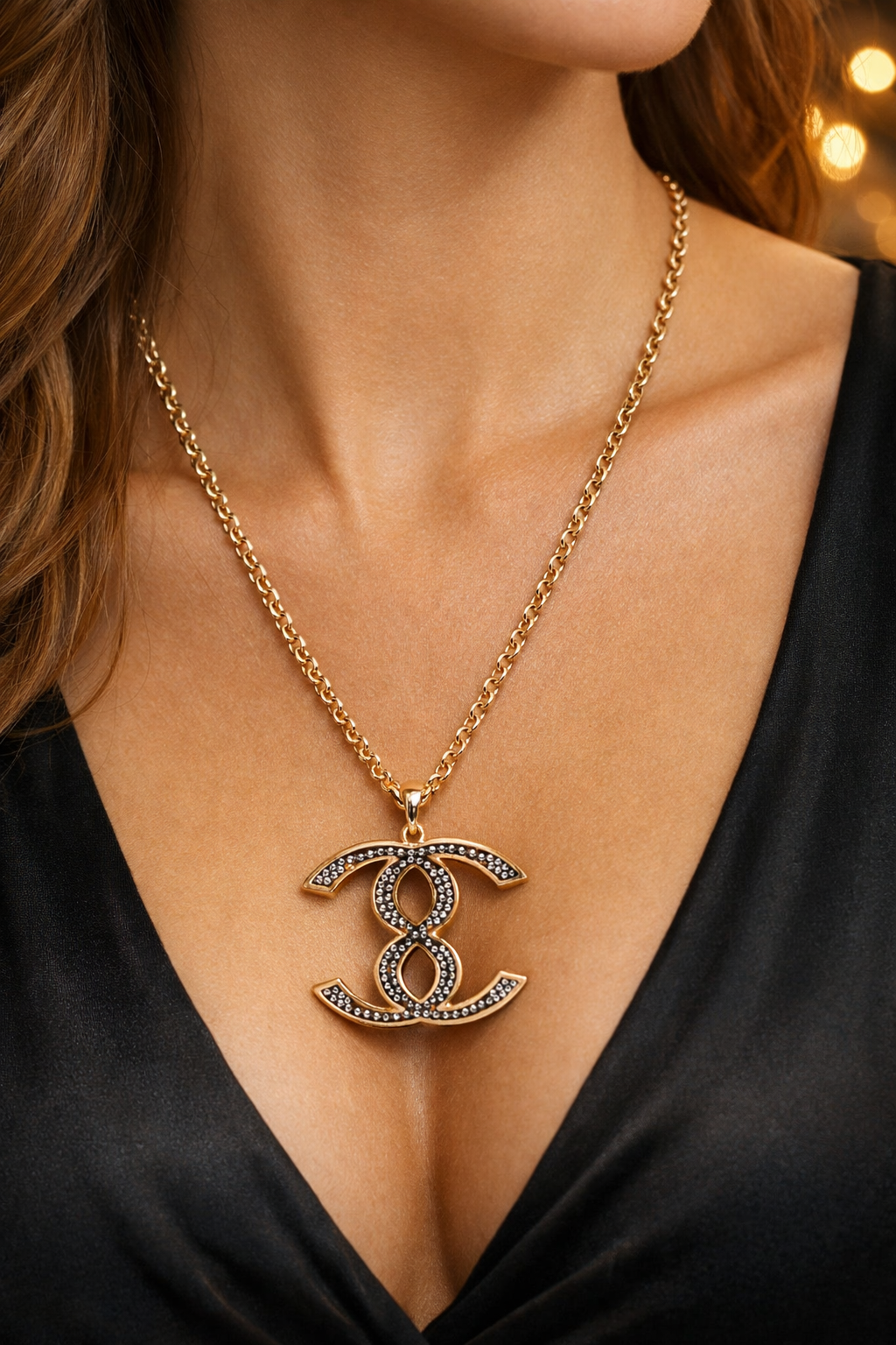 Halskette mit Anhänger – Graugold