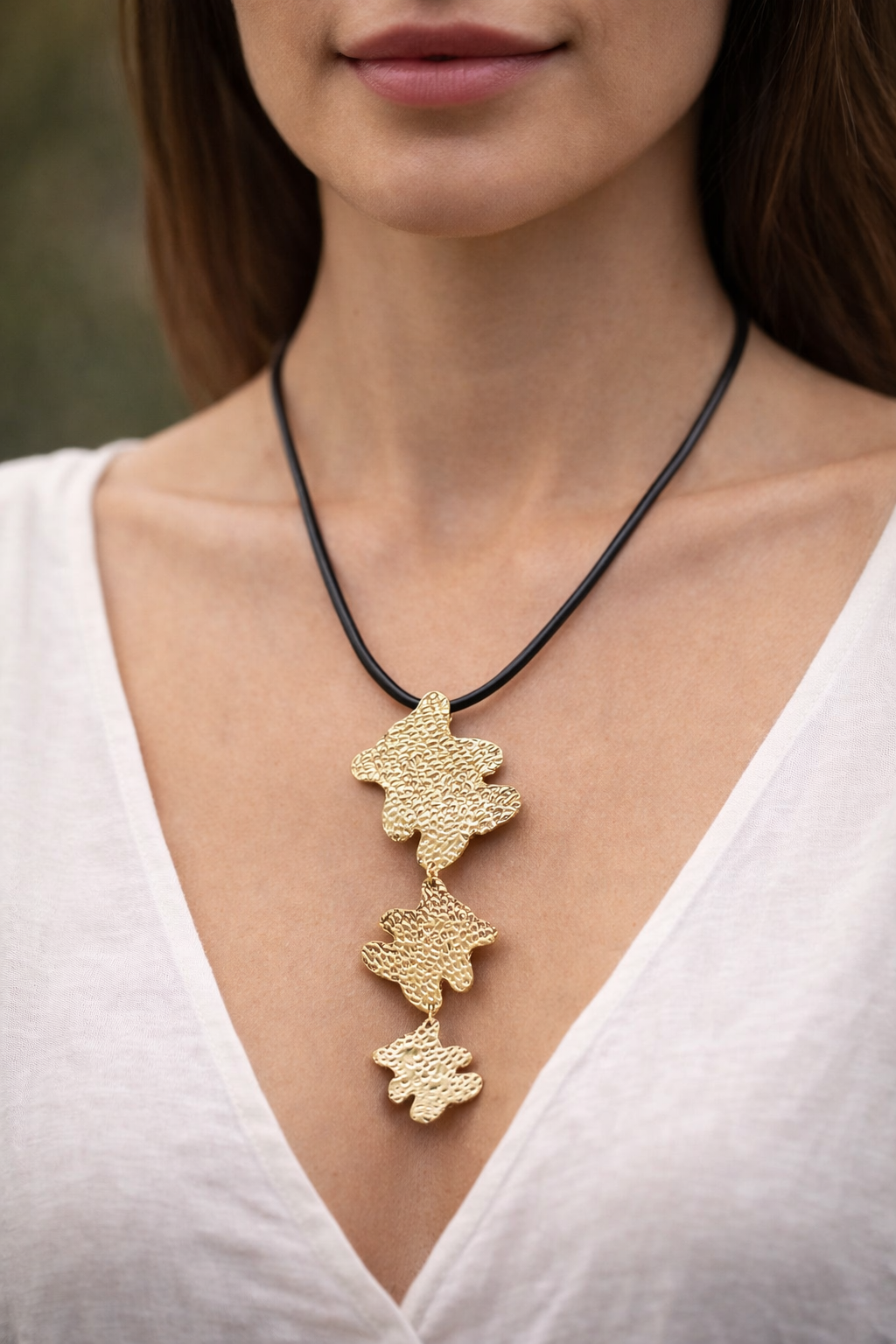 Halskette mit Anhänger – Dreifacher goldener Bär