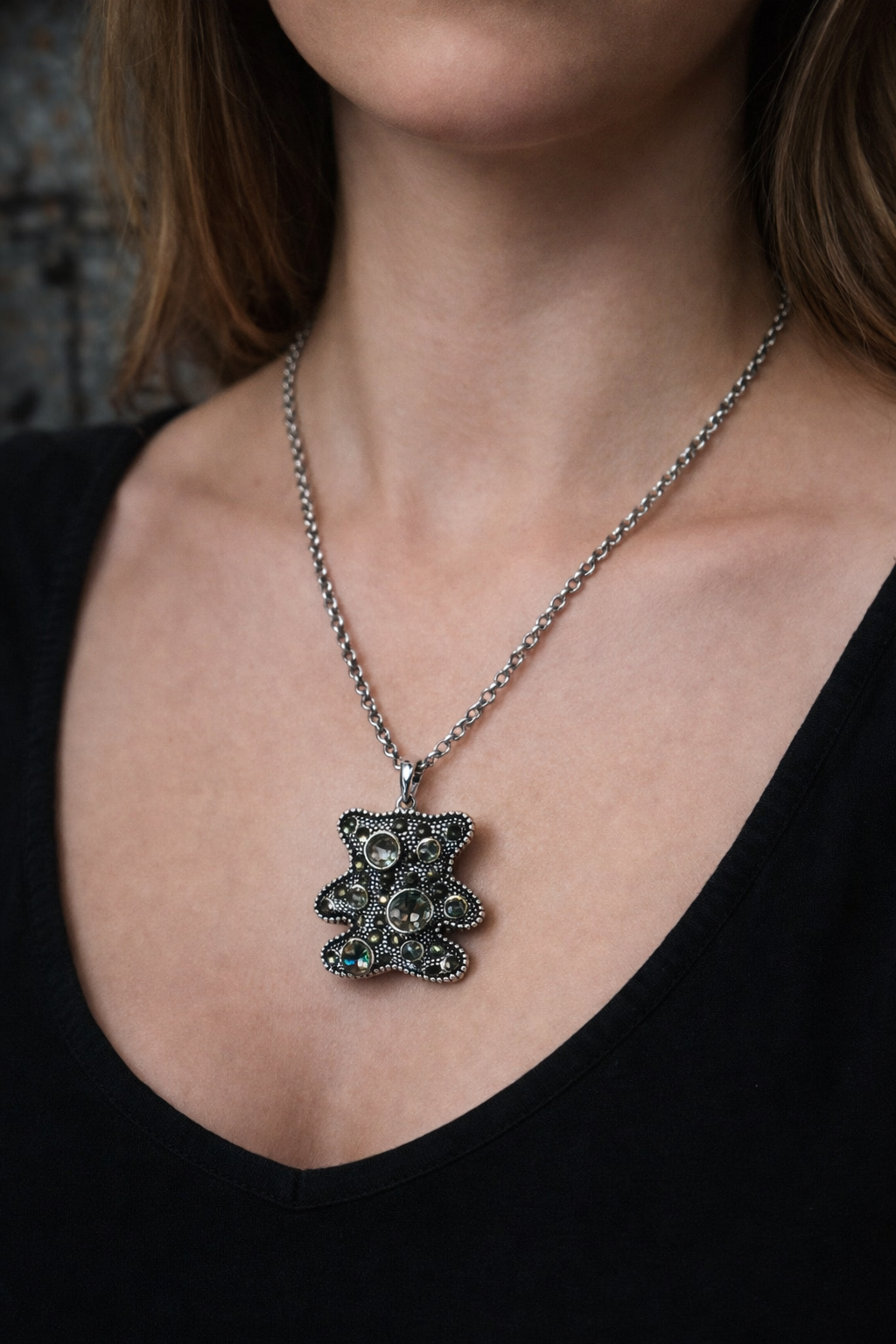 Halskette mit Anhänger – Schwarzbär