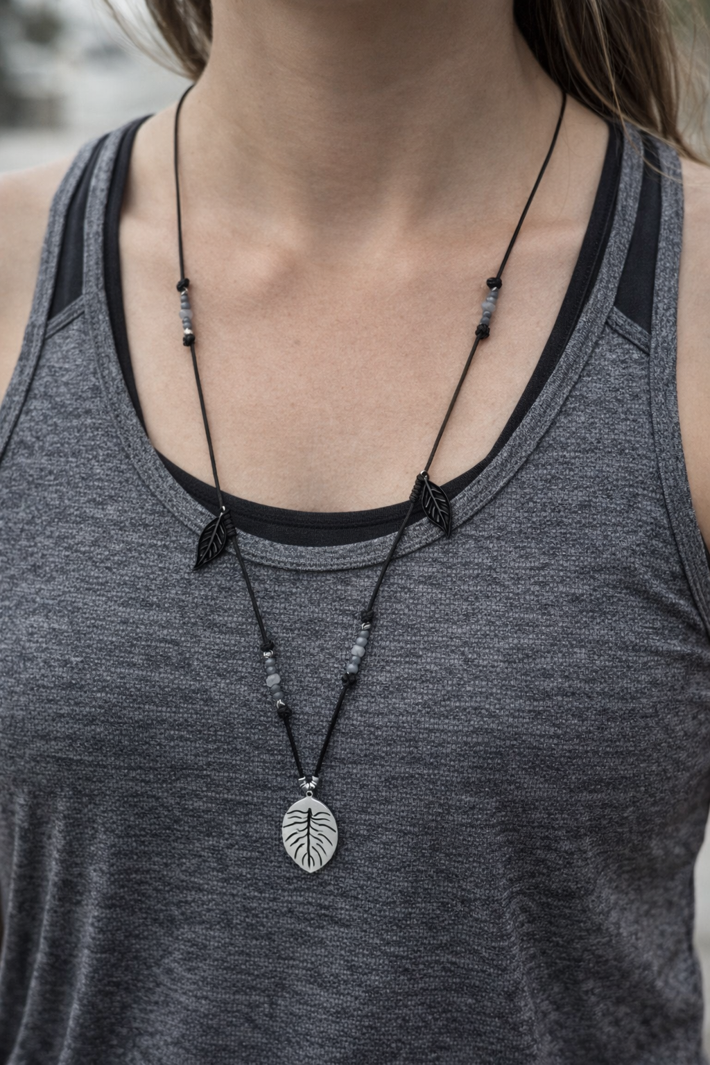 Collar larga - Hojas negro